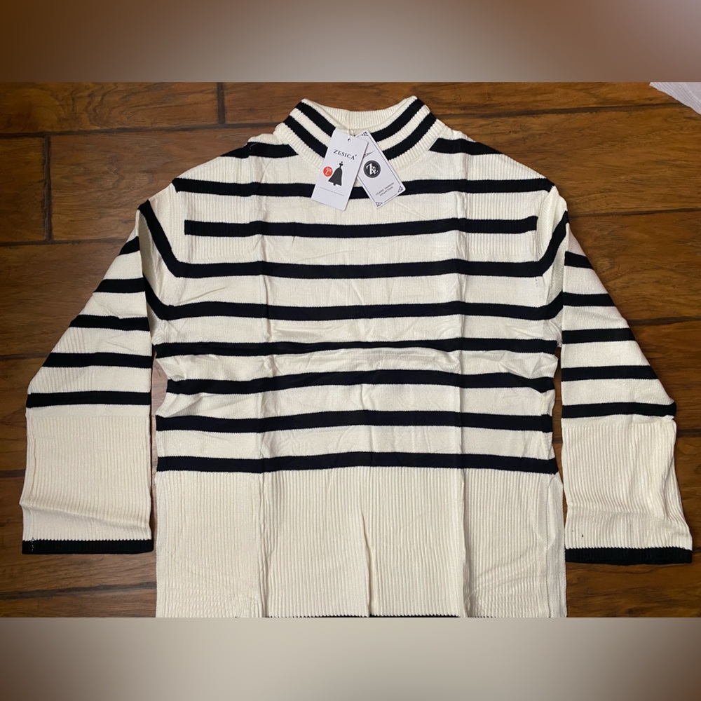 Zesica Black and White Striped Women’s Cozy Sweater Size Lg - Picture 1 of 8